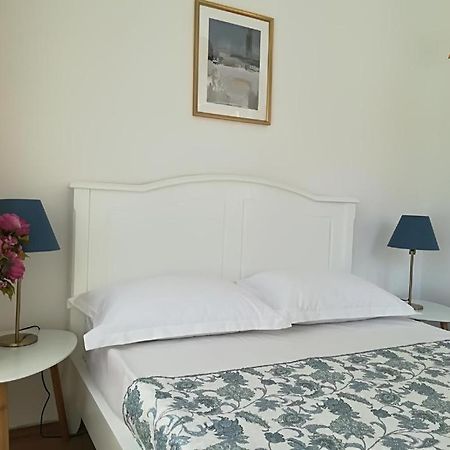 Guesthouse Smart Boekarest Buitenkant foto