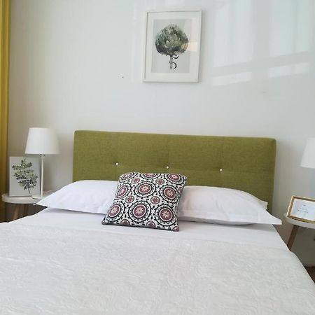 Guesthouse Smart Boekarest Buitenkant foto