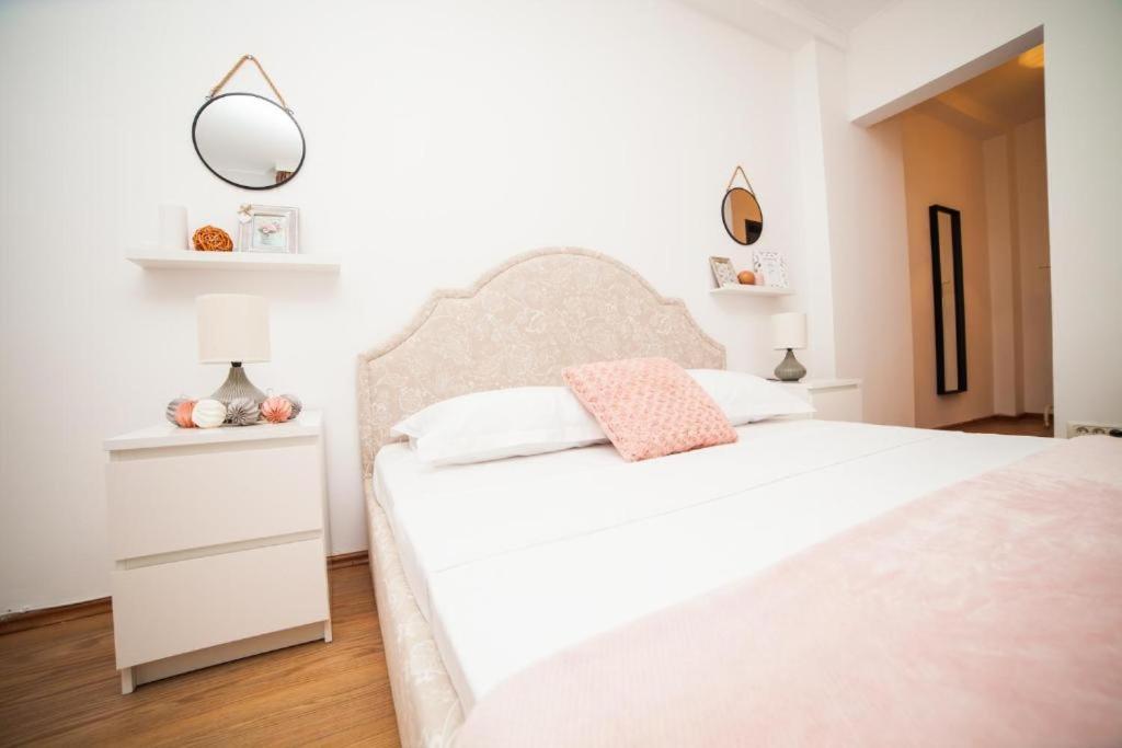 Guesthouse Smart Boekarest Buitenkant foto