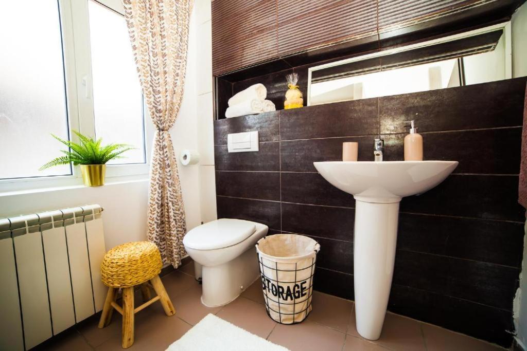 Guesthouse Smart Boekarest Buitenkant foto