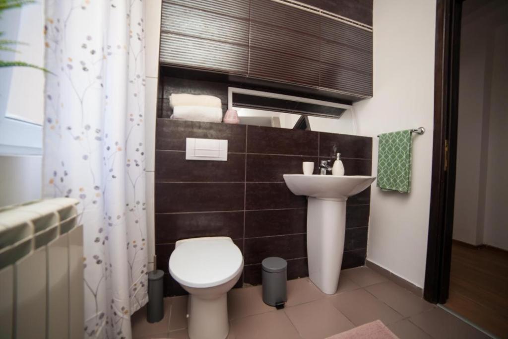 Guesthouse Smart Boekarest Buitenkant foto