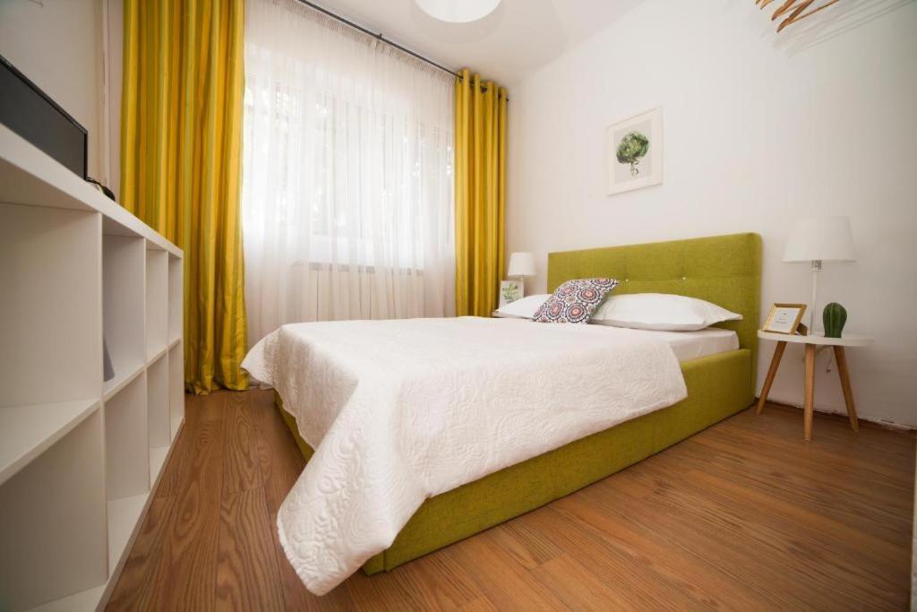 Guesthouse Smart Boekarest Buitenkant foto