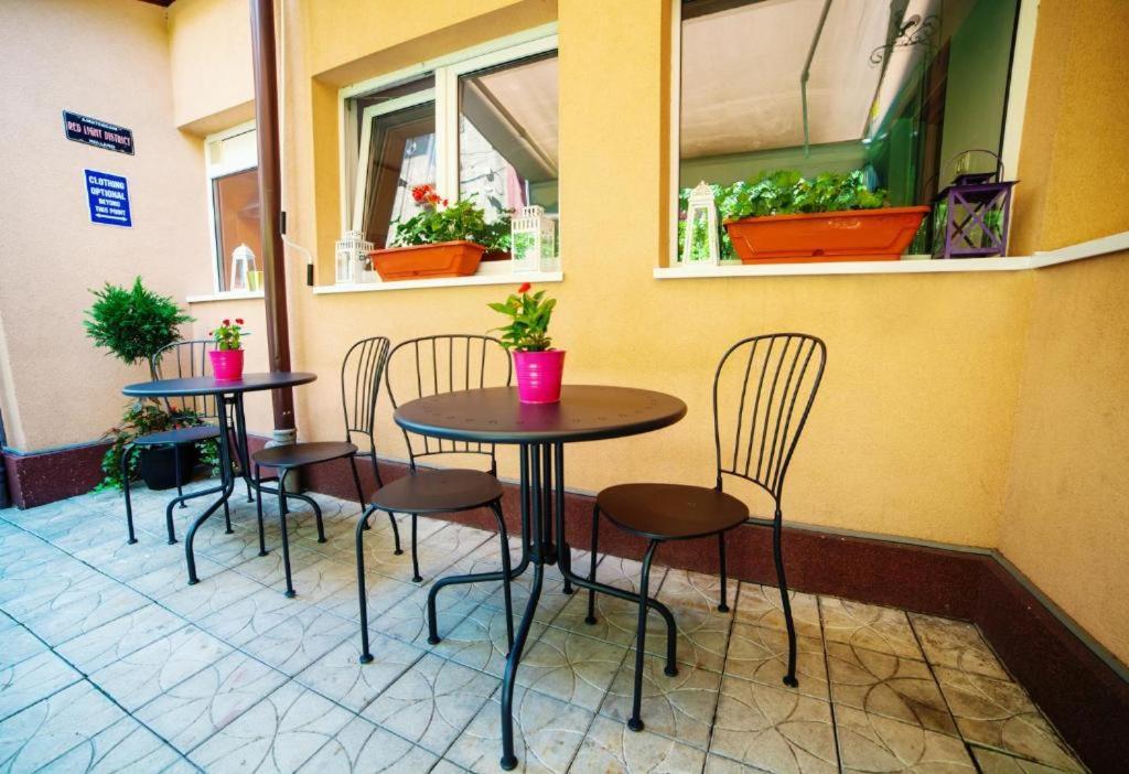 Guesthouse Smart Boekarest Buitenkant foto
